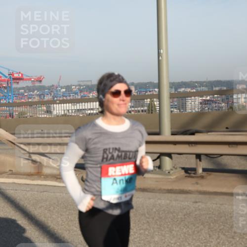 03.10.2025 - Köhlbrandbrückenlauf Yannick Fuchs http://msf.ph/oto/9182449 03.10.2025 08:59:56 Position 2  meine-sportfotos.de