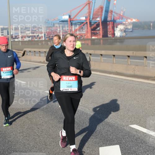 03.10.2025 - Köhlbrandbrückenlauf Yannick Fuchs http://msf.ph/oto/9182457 03.10.2025 08:59:59 Position 2 2248, 3800 meine-sportfotos.de