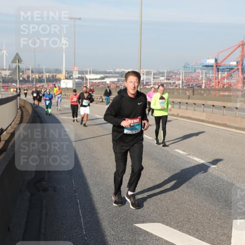 03.10.2025 - Köhlbrandbrückenlauf Yannick Fuchs http://msf.ph/oto/9182476 03.10.2025 09:00:02 Position 2 2511 meine-sportfotos.de