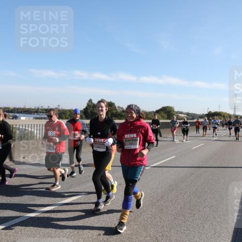 03.10.2025 - Köhlbrandbrückenlauf Yannick Fuchs http://msf.ph/oto/9182486 03.10.2025 11:24:58 Position 3 888, 5504, 5409 meine-sportfotos.de