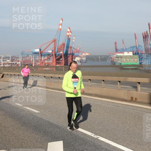 03.10.2025 - Köhlbrandbrückenlauf Yannick Fuchs http://msf.ph/oto/9182489 03.10.2025 09:00:06 Position 2 2505 meine-sportfotos.de