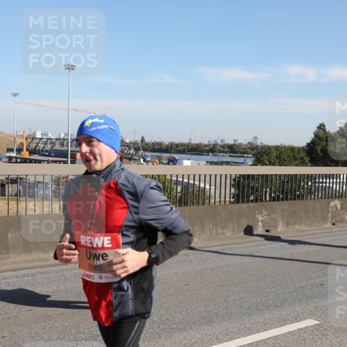 03.10.2025 - Köhlbrandbrückenlauf Yannick Fuchs http://msf.ph/oto/9182497 03.10.2025 11:24:59 Position 3 5985 meine-sportfotos.de