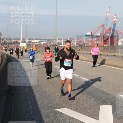 03.10.2025 - Köhlbrandbrückenlauf Yannick Fuchs http://msf.ph/oto/9182499 03.10.2025 09:00:08 Position 2 1763 meine-sportfotos.de