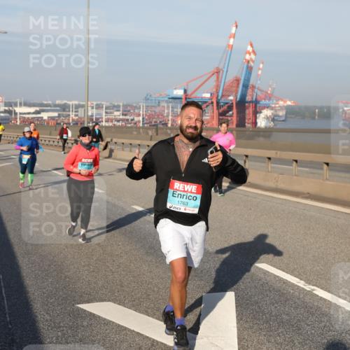 03.10.2025 - Köhlbrandbrückenlauf Yannick Fuchs http://msf.ph/oto/9182507 03.10.2025 09:00:09 Position 2 1763 meine-sportfotos.de