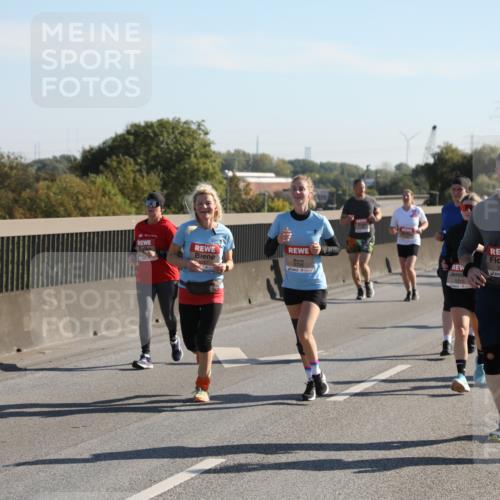 03.10.2025 - Köhlbrandbrückenlauf Yannick Fuchs http://msf.ph/oto/9182522 03.10.2025 11:25:02 Position 3 5215, 5442, 4708 meine-sportfotos.de