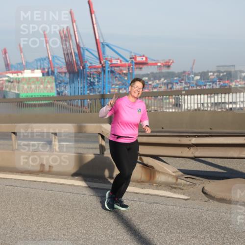 03.10.2025 - Köhlbrandbrückenlauf Yannick Fuchs http://msf.ph/oto/9182527 03.10.2025 09:00:14 Position 2  meine-sportfotos.de