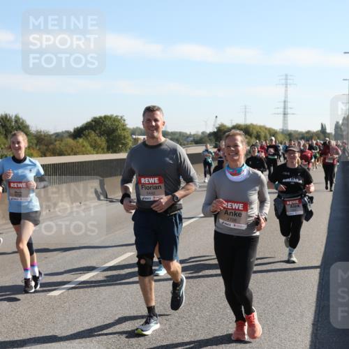 03.10.2025 - Köhlbrandbrückenlauf Yannick Fuchs http://msf.ph/oto/9182543 03.10.2025 11:25:04 Position 3 6736, 5442, 4708 meine-sportfotos.de