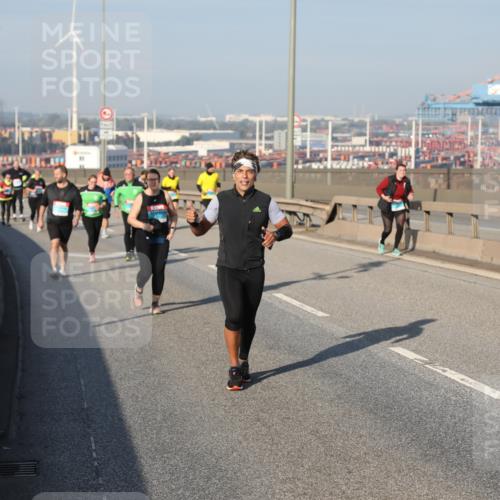 03.10.2025 - Köhlbrandbrückenlauf Yannick Fuchs http://msf.ph/oto/9182548 03.10.2025 09:00:17 Position 2  meine-sportfotos.de
