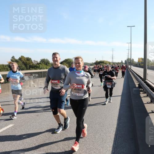 03.10.2025 - Köhlbrandbrückenlauf Yannick Fuchs http://msf.ph/oto/9182551 03.10.2025 11:25:05 Position 3 5442, 4708 meine-sportfotos.de