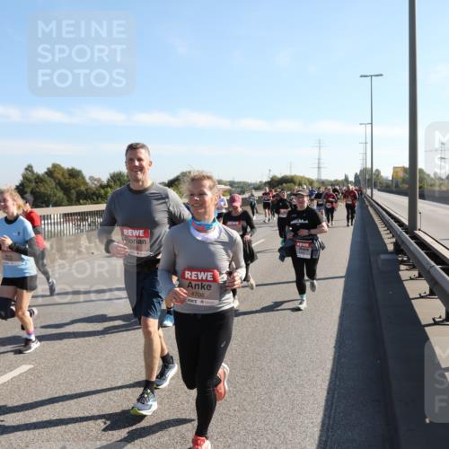 03.10.2025 - Köhlbrandbrückenlauf Yannick Fuchs http://msf.ph/oto/9182553 03.10.2025 11:25:05 Position 3 5442, 4708 meine-sportfotos.de