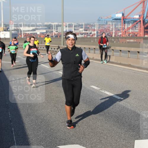 03.10.2025 - Köhlbrandbrückenlauf Yannick Fuchs http://msf.ph/oto/9182556 03.10.2025 09:00:19 Position 2  meine-sportfotos.de