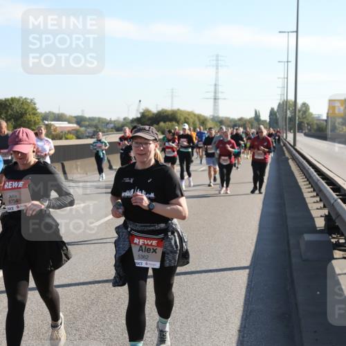 03.10.2025 - Köhlbrandbrückenlauf Yannick Fuchs http://msf.ph/oto/9182558 03.10.2025 11:25:06 Position 3 5060, 6734, 5362 meine-sportfotos.de