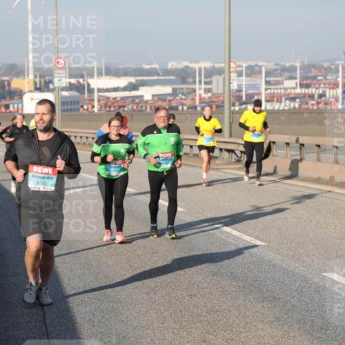 03.10.2025 - Köhlbrandbrückenlauf Yannick Fuchs http://msf.ph/oto/9182576 03.10.2025 09:00:22 Position 2 2390 meine-sportfotos.de