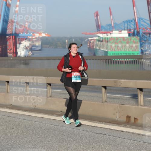 03.10.2025 - Köhlbrandbrückenlauf Yannick Fuchs http://msf.ph/oto/9182580 03.10.2025 09:00:24 Position 2 2344 meine-sportfotos.de