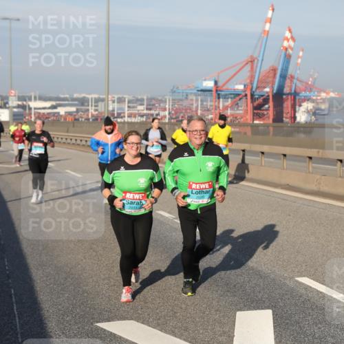 03.10.2025 - Köhlbrandbrückenlauf Yannick Fuchs http://msf.ph/oto/9182598 03.10.2025 09:00:28 Position 2 2011, 2020 meine-sportfotos.de
