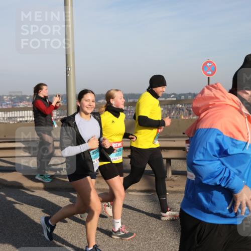 03.10.2025 - Köhlbrandbrückenlauf Yannick Fuchs http://msf.ph/oto/9182631 03.10.2025 09:00:35 Position 2 18, 2291, 2875 meine-sportfotos.de