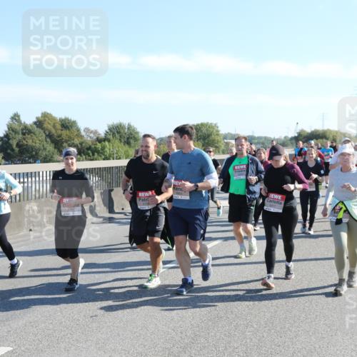 03.10.2025 - Köhlbrandbrückenlauf Yannick Fuchs http://msf.ph/oto/9182646 03.10.2025 11:25:26 Position 3 4611, 5176, 5017 meine-sportfotos.de