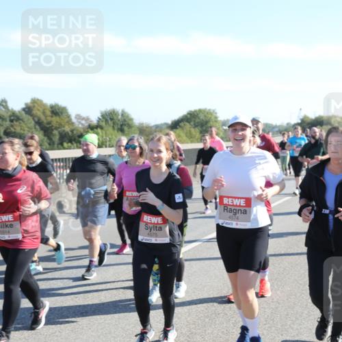 03.10.2025 - Köhlbrandbrückenlauf Yannick Fuchs http://msf.ph/oto/9182675 03.10.2025 11:25:29 Position 3 5514, 4575, 4574, 3 meine-sportfotos.de