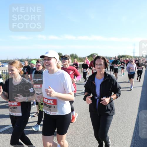 03.10.2025 - Köhlbrandbrückenlauf Yannick Fuchs http://msf.ph/oto/9182684 03.10.2025 11:25:30 Position 3 5276, 4575, 4574, 3 meine-sportfotos.de