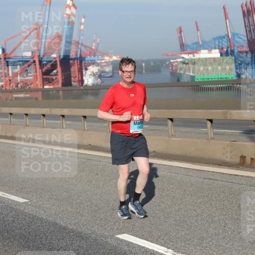 03.10.2025 - Köhlbrandbrückenlauf Yannick Fuchs http://msf.ph/oto/9182697 03.10.2025 09:00:54 Position 2 1961 meine-sportfotos.de