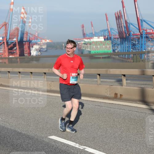 03.10.2025 - Köhlbrandbrückenlauf Yannick Fuchs http://msf.ph/oto/9182698 03.10.2025 09:00:55 Position 2  meine-sportfotos.de