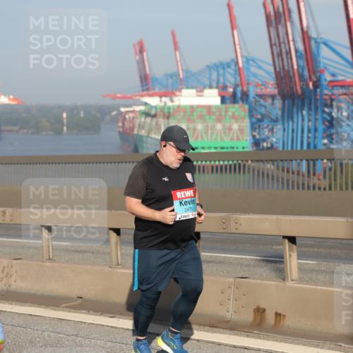 03.10.2025 - Köhlbrandbrückenlauf Yannick Fuchs http://msf.ph/oto/9182714 03.10.2025 09:01:02 Position 2 2781, 2475 meine-sportfotos.de
