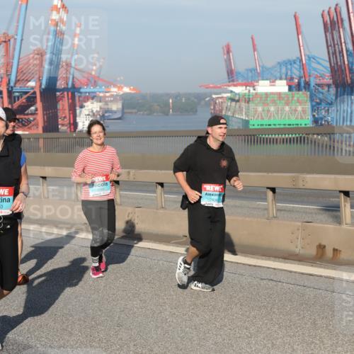 03.10.2025 - Köhlbrandbrückenlauf Yannick Fuchs http://msf.ph/oto/9182719 03.10.2025 09:01:05 Position 2 2553, 2636 meine-sportfotos.de