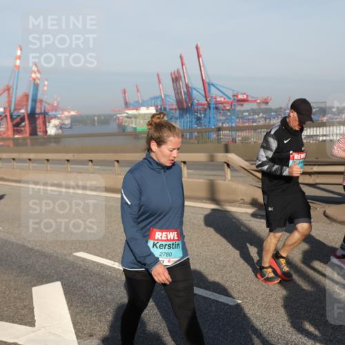 03.10.2025 - Köhlbrandbrückenlauf Yannick Fuchs http://msf.ph/oto/9182738 03.10.2025 09:01:08 Position 2 2780 meine-sportfotos.de