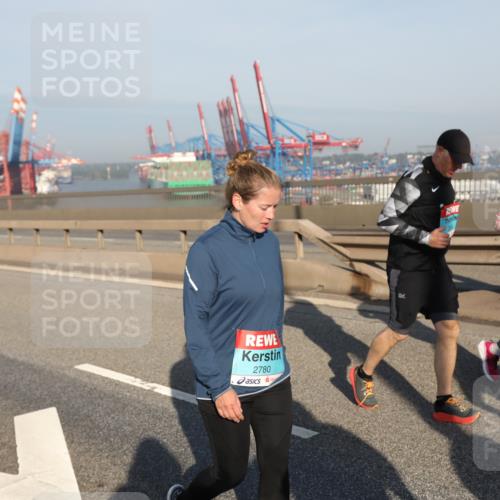 03.10.2025 - Köhlbrandbrückenlauf Yannick Fuchs http://msf.ph/oto/9182740 03.10.2025 09:01:08 Position 2 2780 meine-sportfotos.de