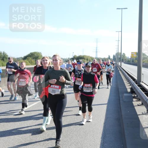 03.10.2025 - Köhlbrandbrückenlauf Yannick Fuchs http://msf.ph/oto/9182752 03.10.2025 11:25:38 Position 3 5412, 6731, 5633 meine-sportfotos.de