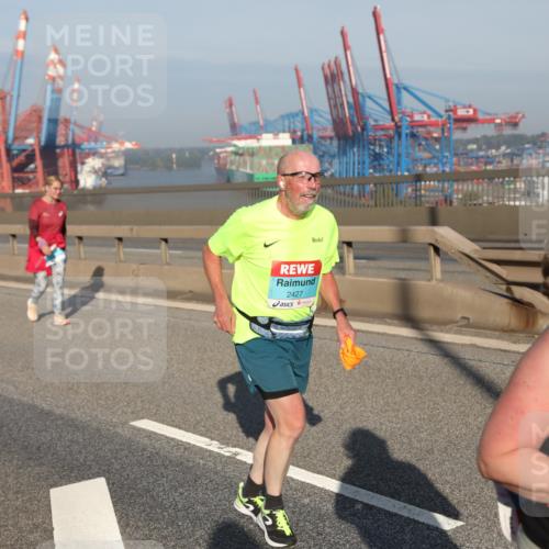 03.10.2025 - Köhlbrandbrückenlauf Yannick Fuchs http://msf.ph/oto/9182755 03.10.2025 09:01:12 Position 2 2427 meine-sportfotos.de
