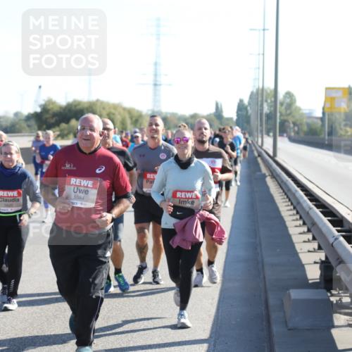 03.10.2025 - Köhlbrandbrückenlauf Yannick Fuchs http://msf.ph/oto/9182764 03.10.2025 11:25:39 Position 3 5613, 5620, 5584 meine-sportfotos.de