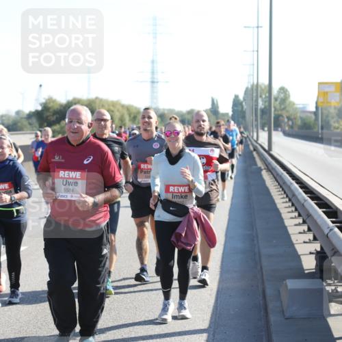 03.10.2025 - Köhlbrandbrückenlauf Yannick Fuchs http://msf.ph/oto/9182765 03.10.2025 11:25:40 Position 3 5613, 5584, 5292 meine-sportfotos.de