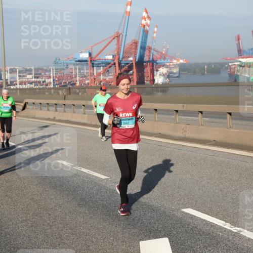 03.10.2025 - Köhlbrandbrückenlauf Yannick Fuchs http://msf.ph/oto/9182782 03.10.2025 09:01:19 Position 2 19, 2062 meine-sportfotos.de