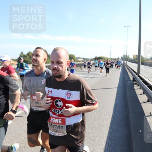 03.10.2025 - Köhlbrandbrückenlauf Yannick Fuchs http://msf.ph/oto/9182805 03.10.2025 11:25:44 Position 3 1910, 5246, 5248, 5247 meine-sportfotos.de