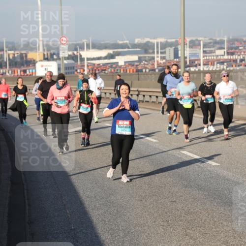 03.10.2025 - Köhlbrandbrückenlauf Yannick Fuchs http://msf.ph/oto/9182853 03.10.2025 09:01:33 Position 2 2474 meine-sportfotos.de
