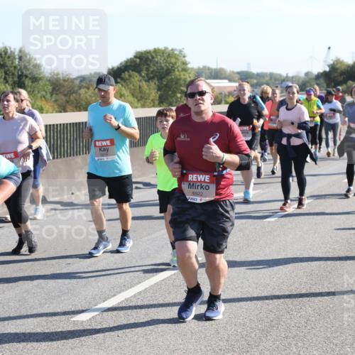 03.10.2025 - Köhlbrandbrückenlauf Yannick Fuchs http://msf.ph/oto/9182856 03.10.2025 11:25:50 Position 3 6400, 5219, 6522 meine-sportfotos.de