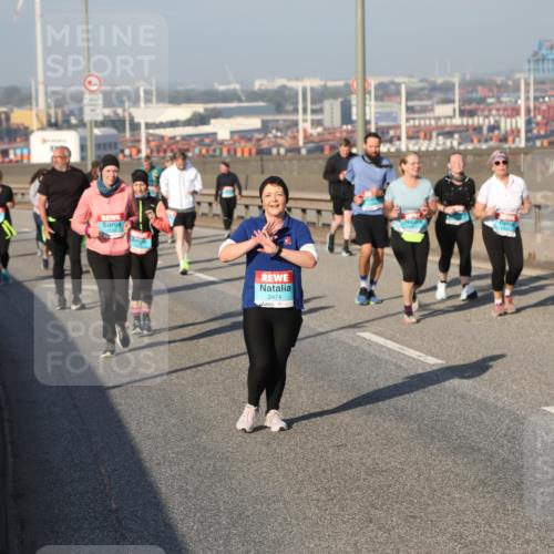 03.10.2025 - Köhlbrandbrückenlauf Yannick Fuchs http://msf.ph/oto/9182859 03.10.2025 09:01:34 Position 2 2474 meine-sportfotos.de