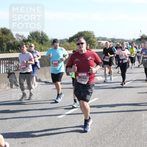 03.10.2025 - Köhlbrandbrückenlauf Yannick Fuchs http://msf.ph/oto/9182860 03.10.2025 11:25:50 Position 3 400, 6522, 4949 meine-sportfotos.de