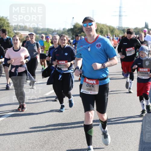 03.10.2025 - Köhlbrandbrückenlauf Yannick Fuchs http://msf.ph/oto/9182870 03.10.2025 11:25:52 Position 3 5477, 4949, 6357 meine-sportfotos.de