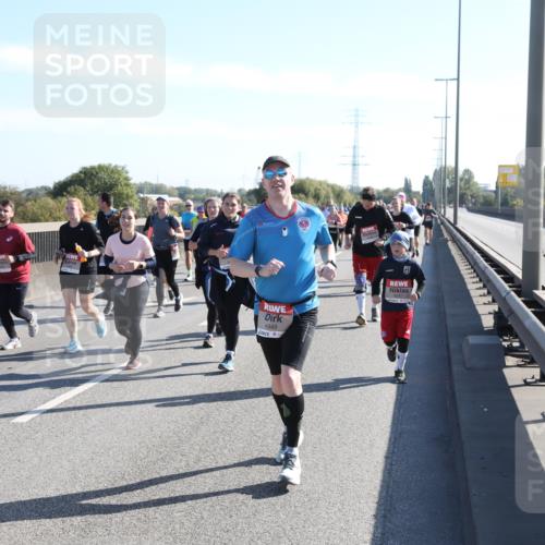 03.10.2025 - Köhlbrandbrückenlauf Yannick Fuchs http://msf.ph/oto/9182872 03.10.2025 11:25:52 Position 3 4949 meine-sportfotos.de