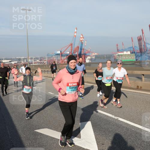 03.10.2025 - Köhlbrandbrückenlauf Yannick Fuchs http://msf.ph/oto/9182888 03.10.2025 09:01:40 Position 2 2233, 2694 meine-sportfotos.de