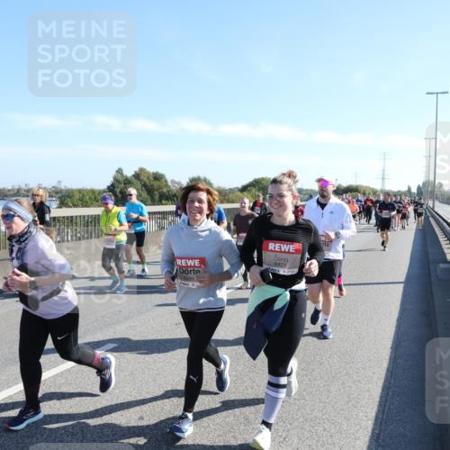 03.10.2025 - Köhlbrandbrückenlauf Yannick Fuchs http://msf.ph/oto/9182922 03.10.2025 11:25:58 Position 3 5585, 6825 meine-sportfotos.de