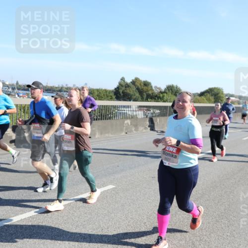 03.10.2025 - Köhlbrandbrückenlauf Yannick Fuchs http://msf.ph/oto/9182939 03.10.2025 11:26:00 Position 3 160, 6161, 6527 meine-sportfotos.de
