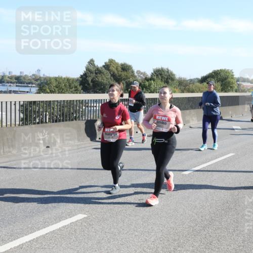 03.10.2025 - Köhlbrandbrückenlauf Yannick Fuchs http://msf.ph/oto/9182948 03.10.2025 11:26:01 Position 3 5515, 4948, 5601 meine-sportfotos.de