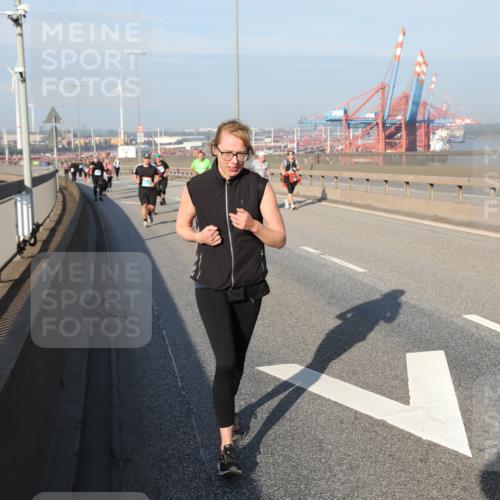 03.10.2025 - Köhlbrandbrückenlauf Yannick Fuchs http://msf.ph/oto/9182986 03.10.2025 09:01:56 Position 2  meine-sportfotos.de