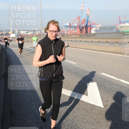 03.10.2025 - Köhlbrandbrückenlauf Yannick Fuchs http://msf.ph/oto/9182989 03.10.2025 09:01:57 Position 2  meine-sportfotos.de