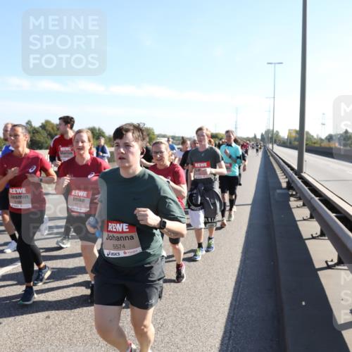 03.10.2025 - Köhlbrandbrückenlauf Yannick Fuchs http://msf.ph/oto/9183019 03.10.2025 11:26:08 Position 3 5188, 6515, 5574 meine-sportfotos.de