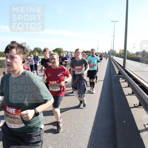 03.10.2025 - Köhlbrandbrückenlauf Yannick Fuchs http://msf.ph/oto/9183023 03.10.2025 11:26:09 Position 3 5188, 5574, 5829, 5343 meine-sportfotos.de