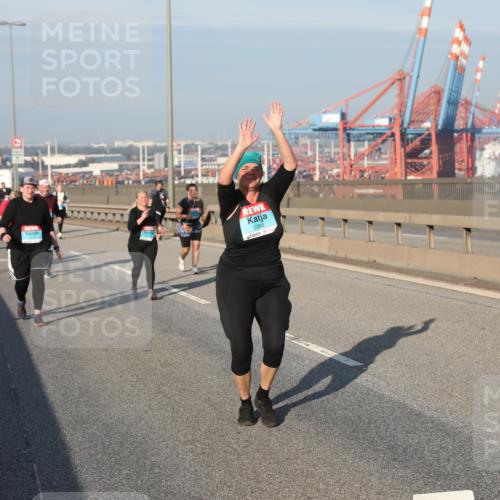 03.10.2025 - Köhlbrandbrückenlauf Yannick Fuchs http://msf.ph/oto/9183032 03.10.2025 09:02:06 Position 2 2288 meine-sportfotos.de